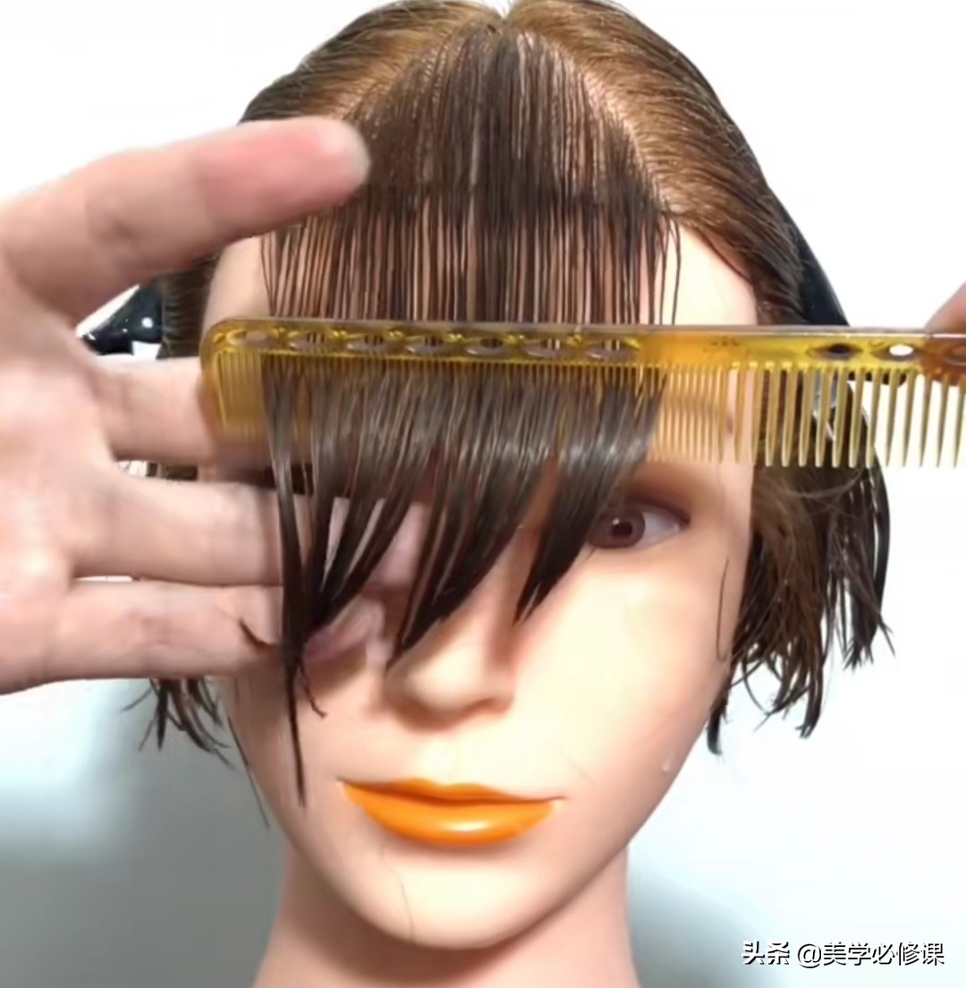 刘海修剪教程齐刘海,修剪齐刘海的技巧视频