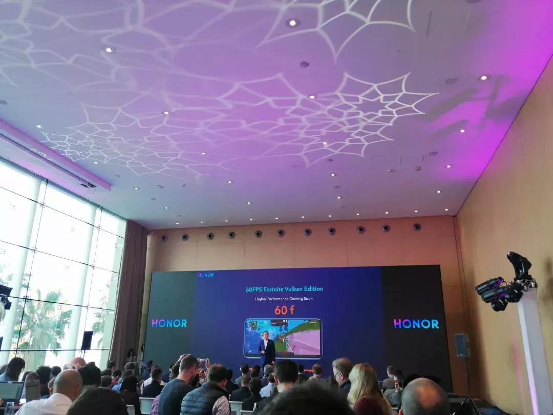 荣耀总裁赵明的经历,荣耀总裁赵明最新评价