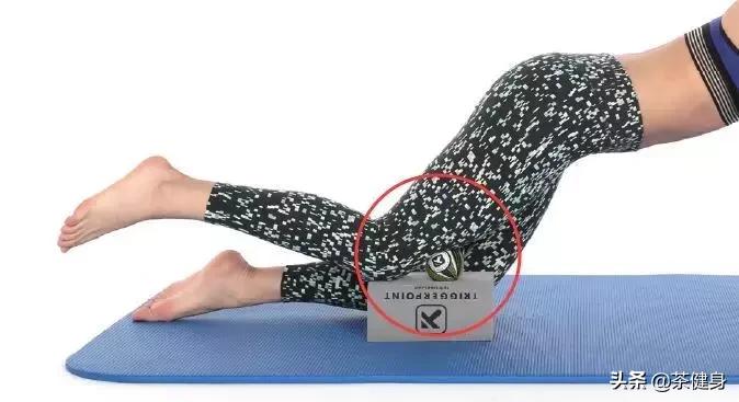 每天久坐办公桌前腰部疼痛来袭,4个拉伸放松动作有效缓解