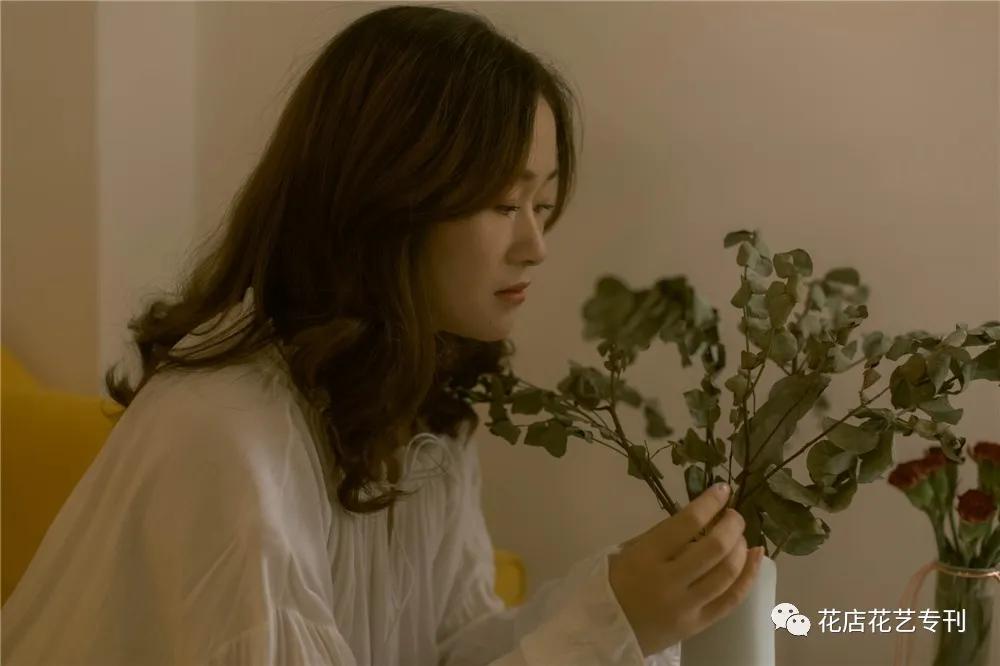 不到3年，她从全职辣妈变身为年营业额400万的花店老板