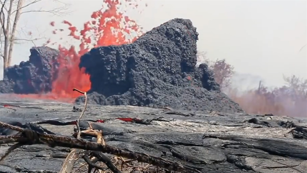 岩浆可以用水熄灭吗,岩浆能被水熄灭吗