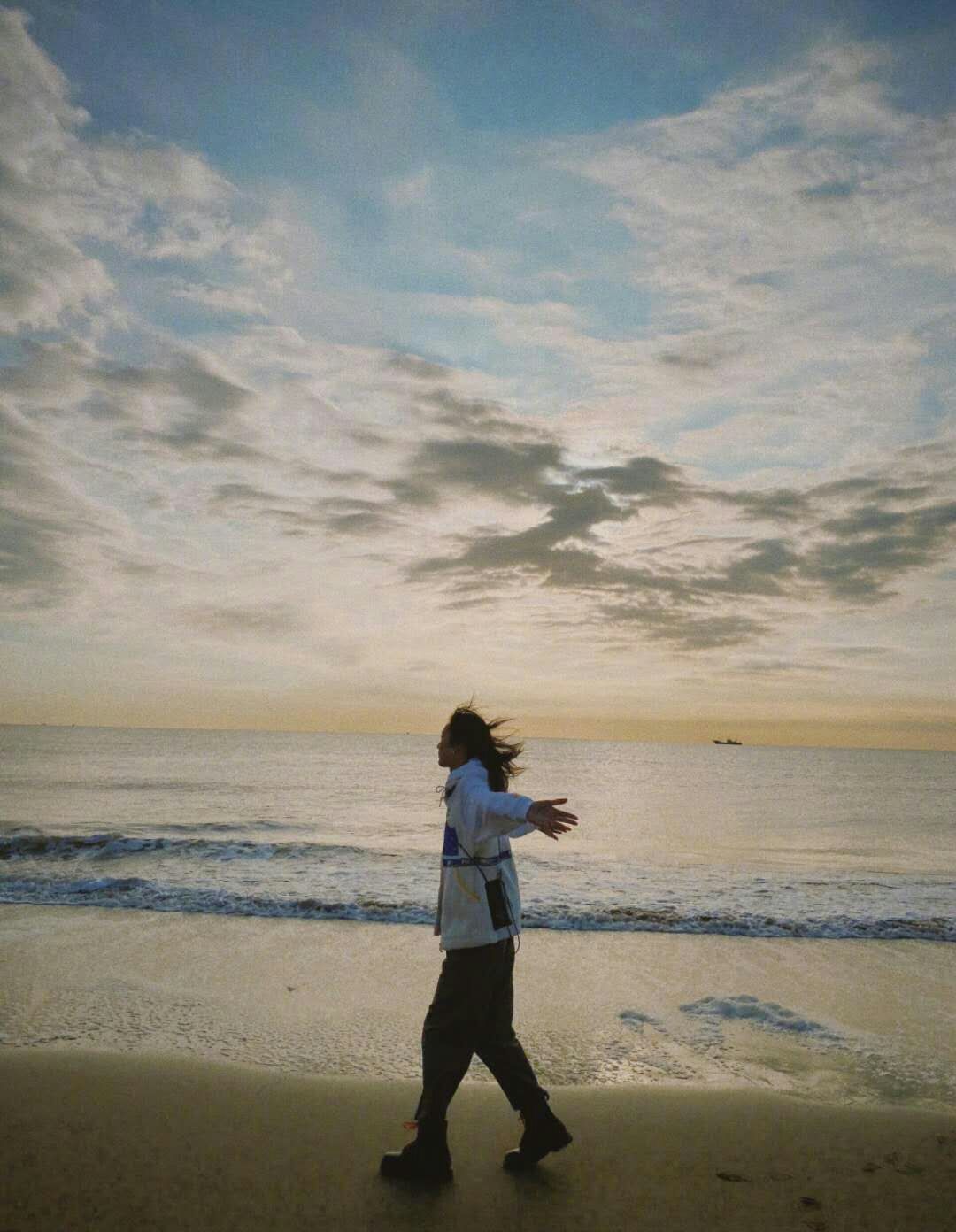 刘雯羊羔绒外套搭配女,刘雯冬季外套怎么搭配