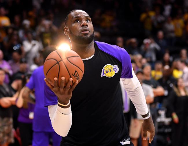 詹姆斯只有这5个纪录是空前绝后,盘点詹姆斯做过最离谱的6件事下