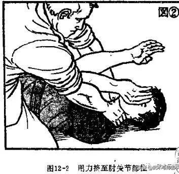 被人骑着掐脖子怎么办,被人掐住脖子该如何摆脱