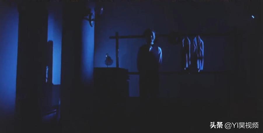 张学友经典喜剧，许冠英搞笑担当，头顶*裤内**斗僵尸《猛鬼差馆》