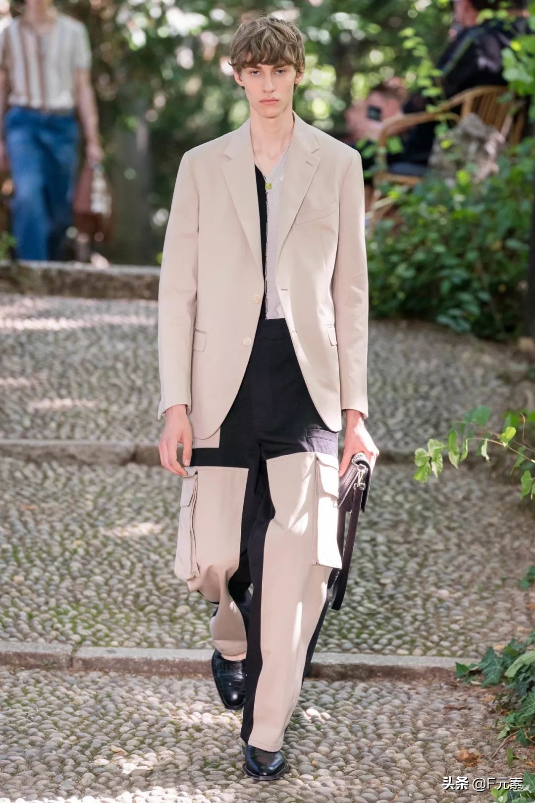 fendi2022春夏男装系列包款,fendi2020秋冬男装秀设计理念