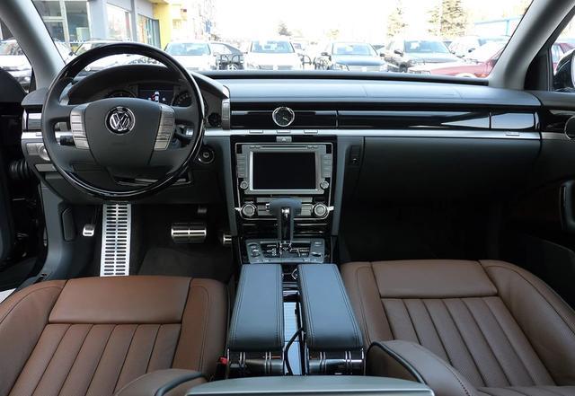 当年百万级的辉腾现在什么价,当年的大众辉腾有多豪华