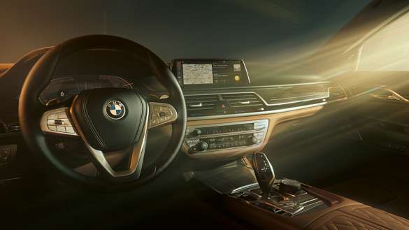 84万的奔驰S级和跌幅超10万的宝马七系，还是奔驰有面子