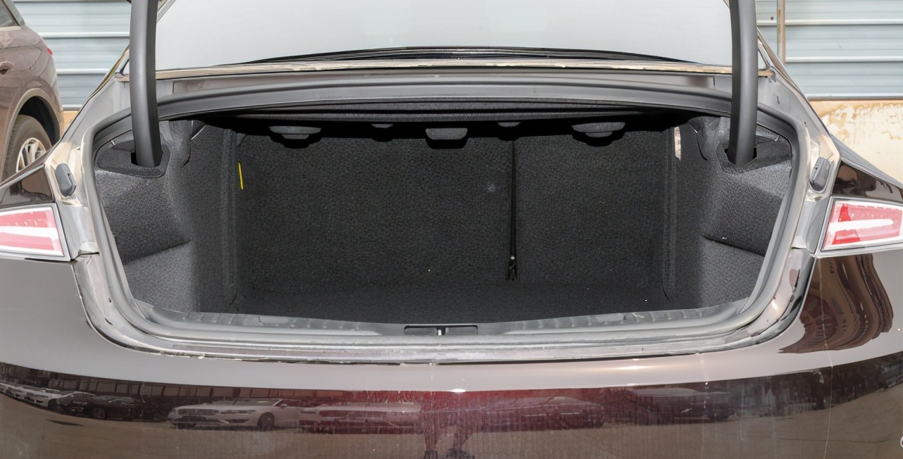 23万林肯轿车,23万多的林肯