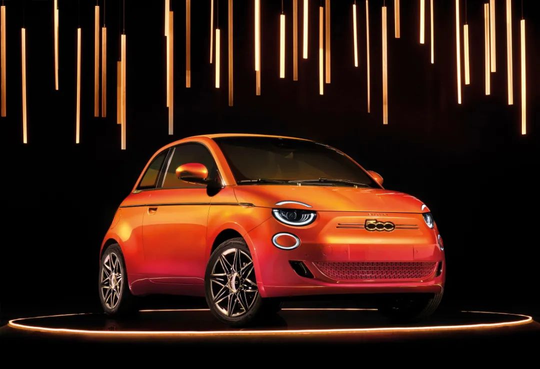 这才是正宗意大利设计|FIAT500携手宝格丽、阿玛尼、Kartell...