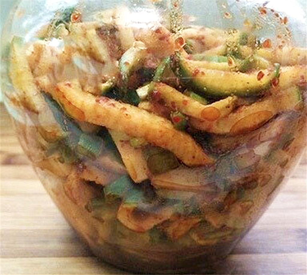 3种用脚踩出来的食物你知道吗,被迫吃下脚踩过的食物