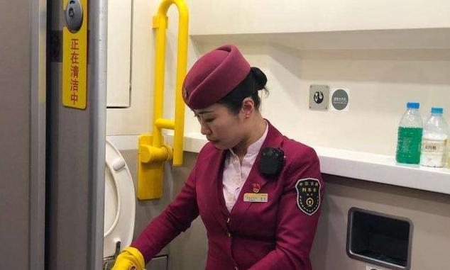 绿皮火车卧铺坐软卧好还是硬卧好,普通火车的软卧和硬卧有什么区别