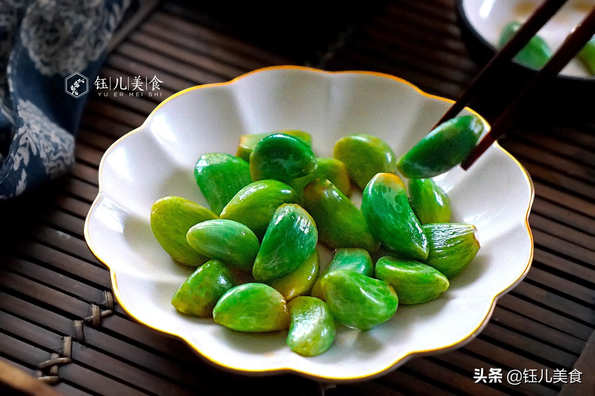 腌制腊八蒜的正确方法视频,翡翠色腊八蒜