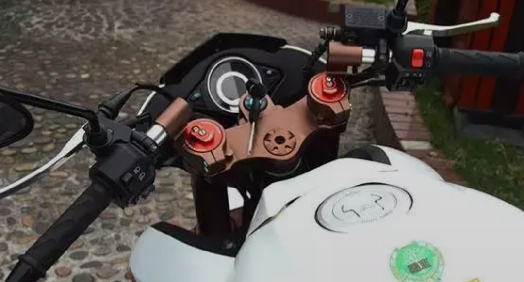 珠峰光阳250踏板摩托车,16年珠峰250大概多少钱