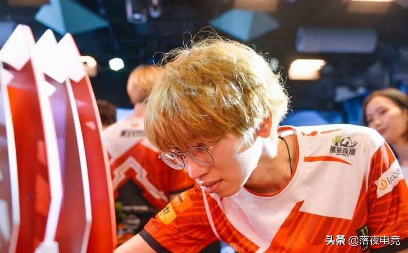 we选手957退役,957we退役仪式