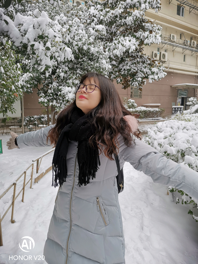 荣耀v20深度评测2022还能用吗,荣耀v20深度体验报告值不值得买