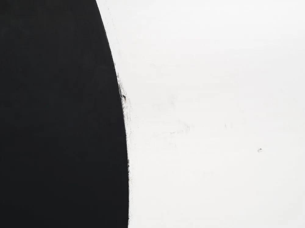 安·埃德霍姆:保持在抽象和叙事之间的矛盾状态