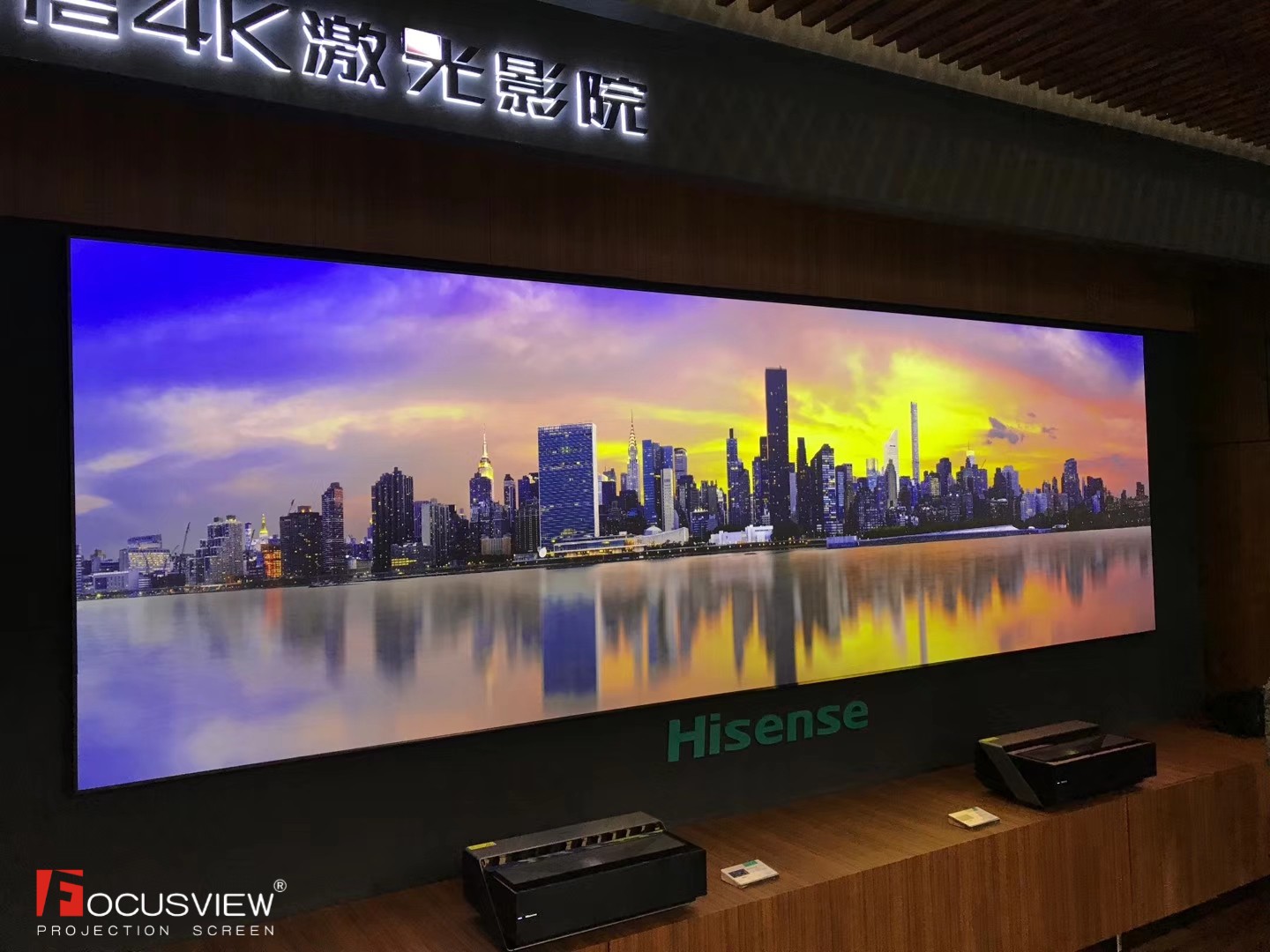 海信激光电视和液晶平板哪个好,电视和激光电视怎么选