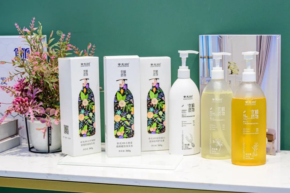 叹头部SPA!拒做人间“油”物,解锁防秃养发小妙招