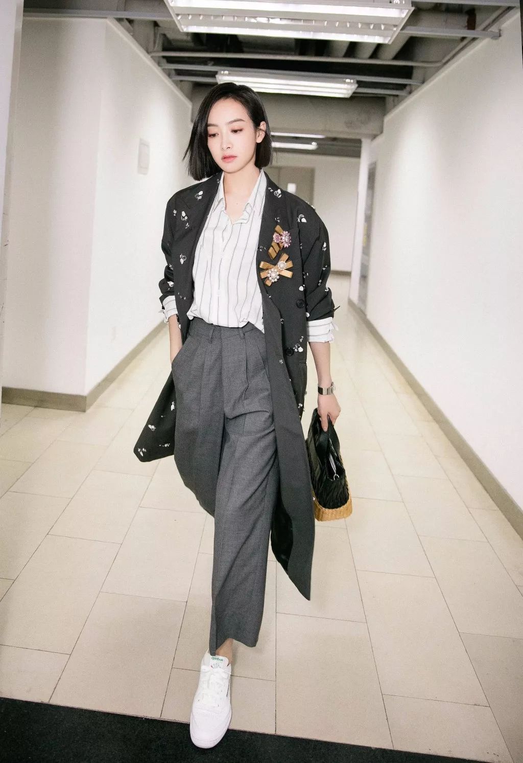 塞衣角正确方法图解,塞衣角最新穿法