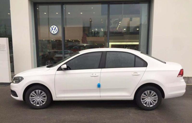 落地10万左右大众桑塔纳,手动低配桑塔纳6万8落地贵吗