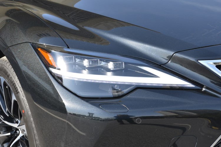 雷克萨斯ls500h二手车,38号车评中心测试雷克萨斯ls500h