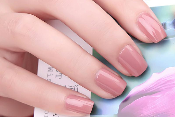 评价好的高端浅色指甲油,裸色指甲油搭配亮片指甲油