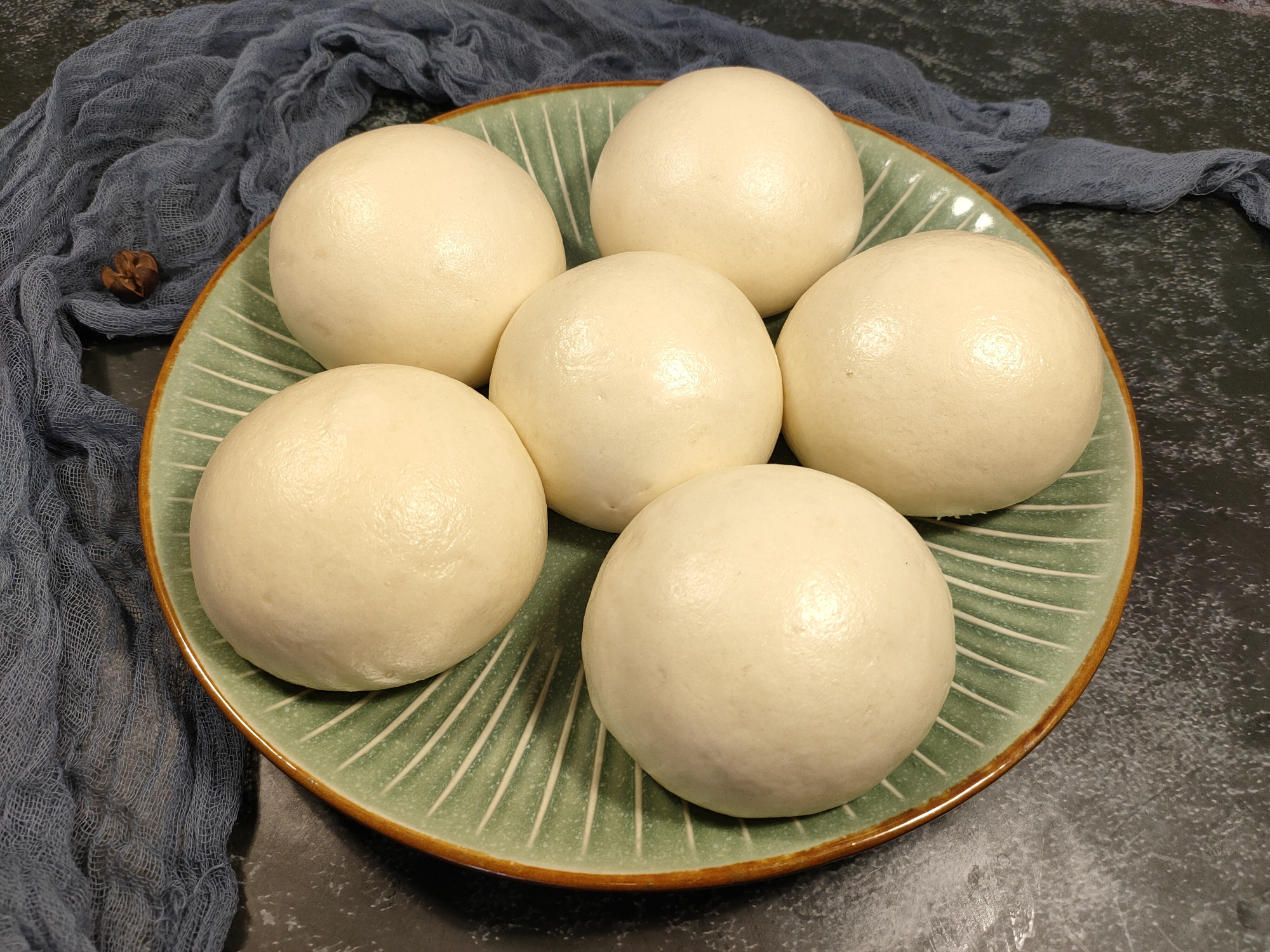 蒸馒头发黄的方法,蒸馒头为什么出现塌陷和发黄