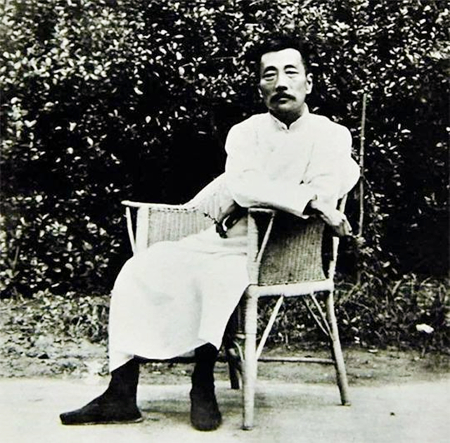 鲁迅不为人知的一面:一生爱烟,想戒却戒不掉,最后死于香烟