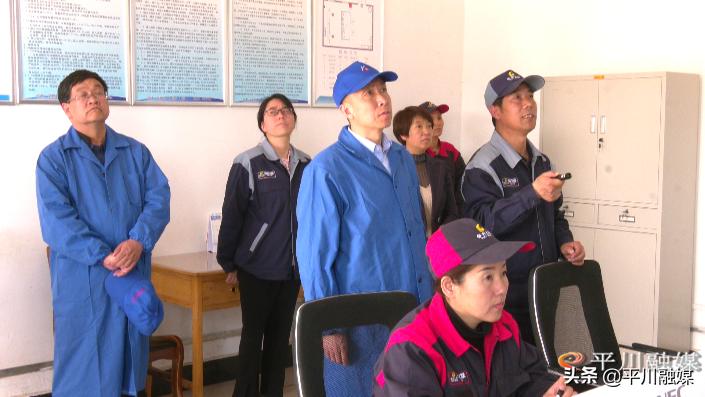 省工信厅督查组来平川区督查民爆企业安全生产工作