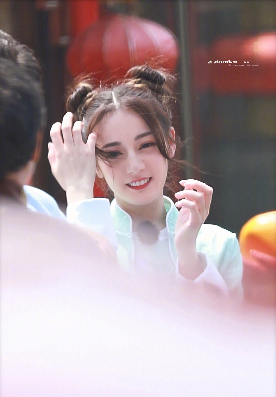 娜扎同款双丸子头,娜扎同款丸子头可爱俏皮女友感