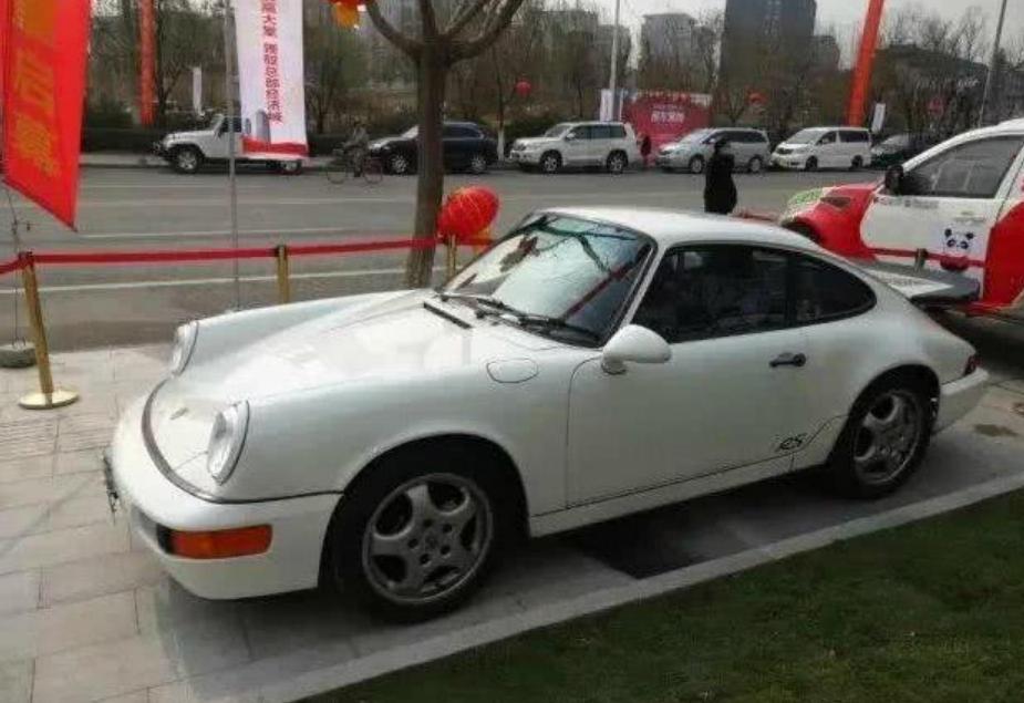保时捷卡宴四座过年审,保时捷过年审