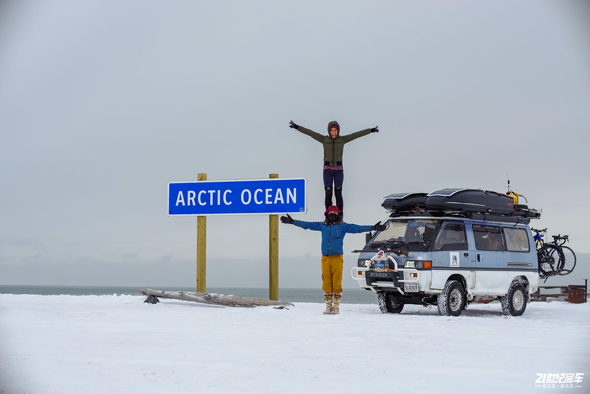 小伙买八手车,小伙买了6米8房车