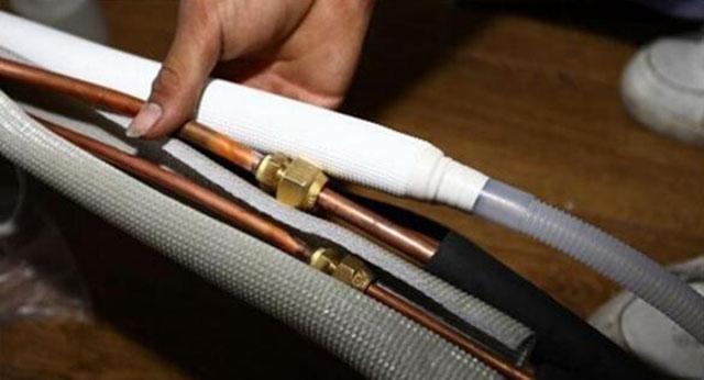 美的空调漏水内机漏水一滴一滴的,空调内机和外机连接管漏水还结霜
