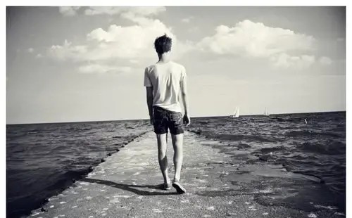 爱上一个花心的女生怎么挽回,女人的心被伤透了还有机会复合吗