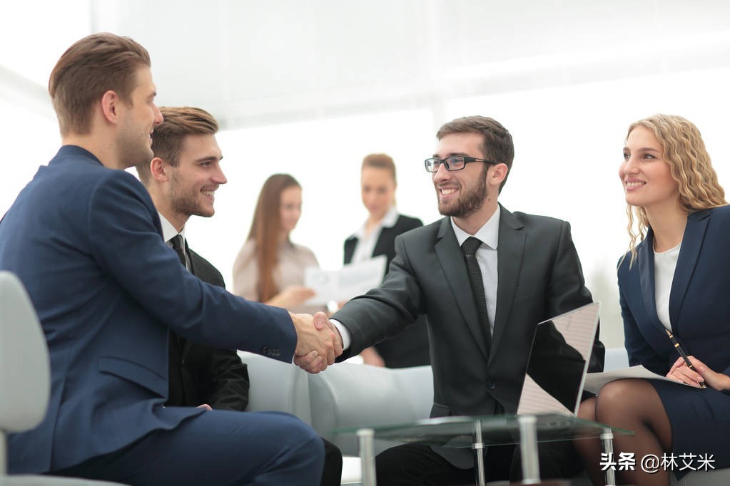 prada算是意大利代表品牌之一,prada意大利店