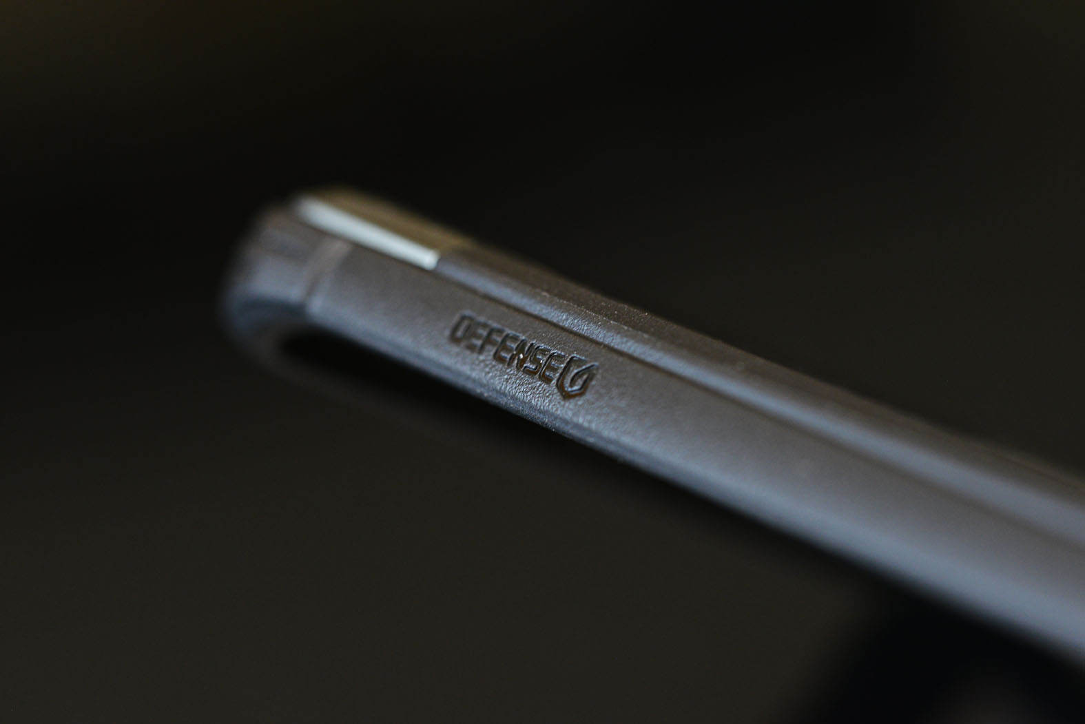 7000块的华为mate40pro,mate40pro蓝猩护甲防摔壳