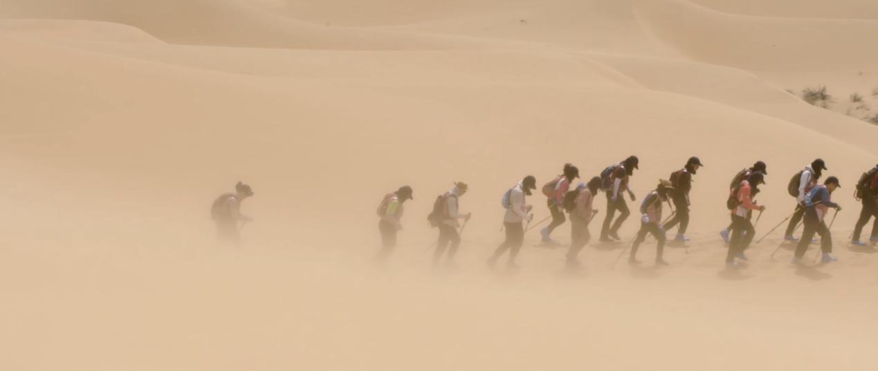 腾格里沙漠穿越,一群不辞辛苦的治沙人