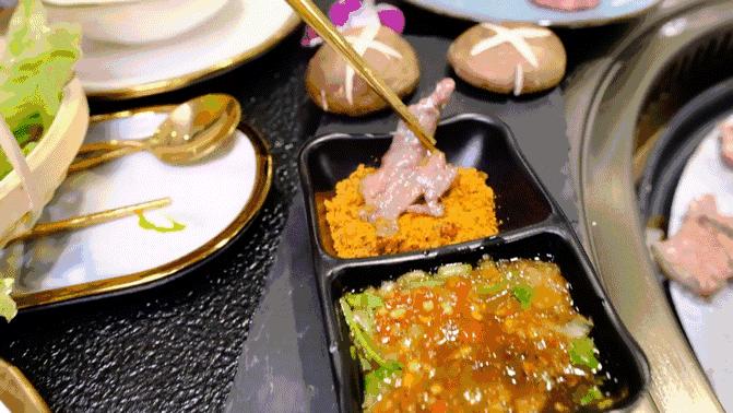 东莞首家火锅+烤肉一体涮就在万江家汇城，几百人排队等着吃