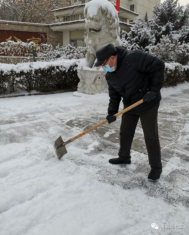 退“位”不褪色蓬莱公寓社区三届老书记主动请缨坚守抗疫