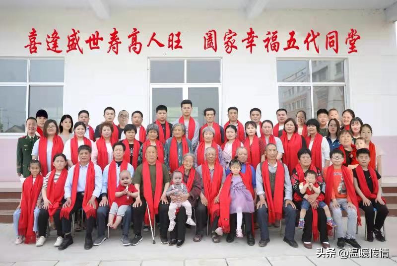 奶奶一生过着简朴的生活,奶奶平凡朴实的生活