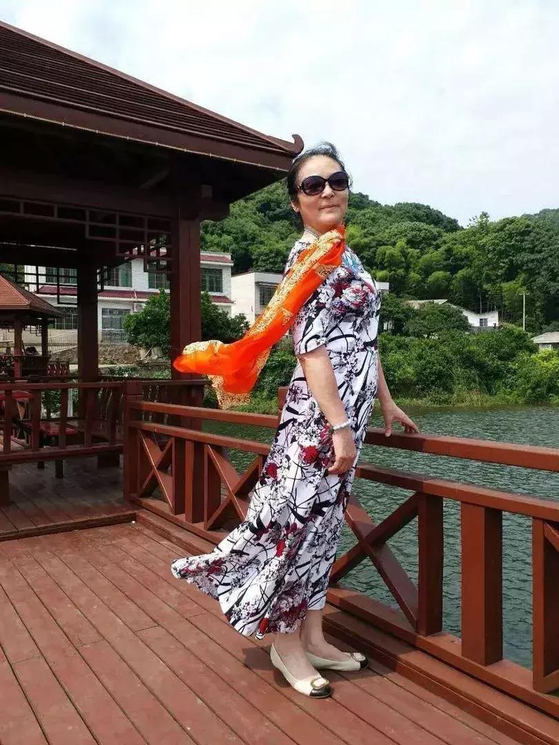 五一小长假怎么拍照,五一教妈妈出游拍照