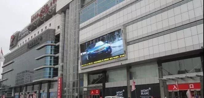 我报记者乔装顾客“突袭”新世纪商场!服务员这波应对没谁了~