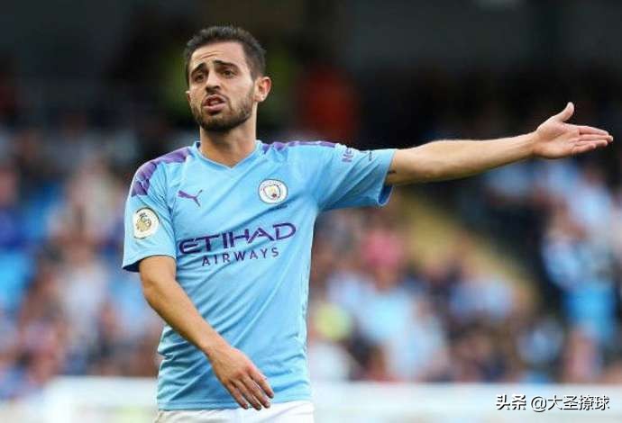 世界足坛对抗第一人,世界足球左右脚哪个球员最厉害