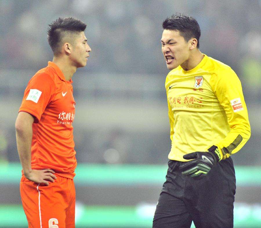 王大雷十年爱情路，婚礼现场给妻子献歌，如此疼爱一对儿女