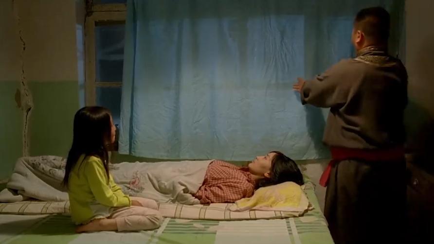 人性与欲望交织的电影，揭开中年女人难以启齿的尴尬，真实又残忍