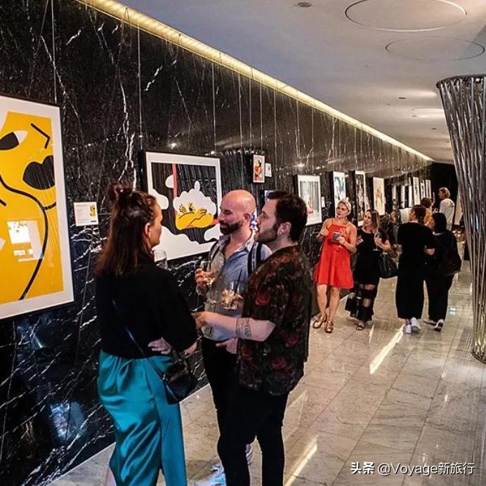 不可多得的扎哈遗作，这家最新开幕的未来感酒店，仿佛睡在酷炫的太空飞船里！