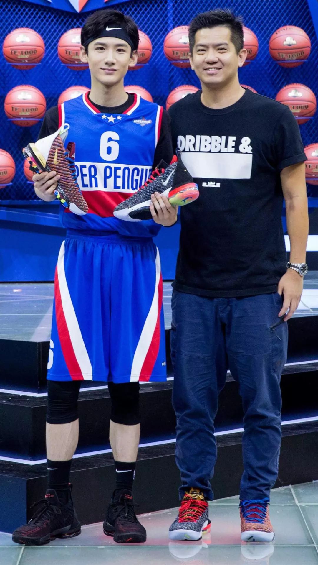 老了以后的白敬亭,白敬亭奶蓝小白鞋