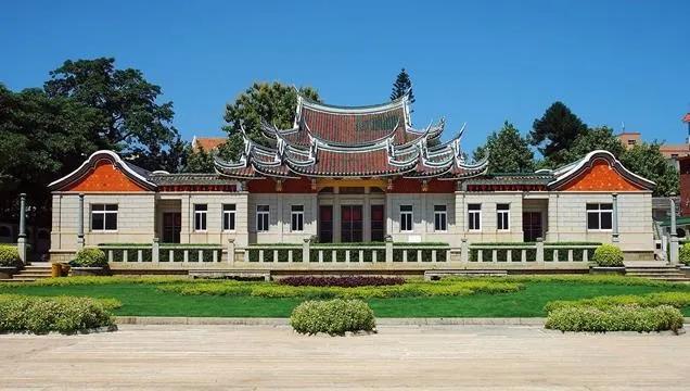 论倾财兴学，无人可比陈嘉庚！女婿李光前慷慨，堂侄办南洋大学