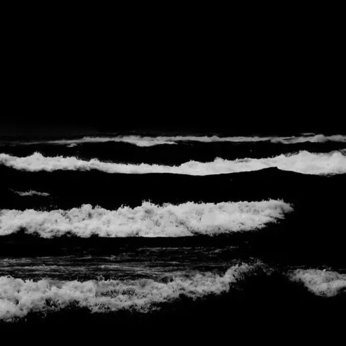 暗黑系朋友圈背景图高级质感,高冷背景图女生暗黑系